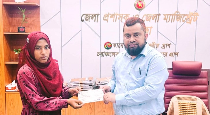 গাইবান্ধায় মেধাবী শিক্ষার্থীর পাশে জেলা প্রশাসক